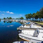 Camping Mobilhome Entre Lac&océan Et Proche De La Vélodyssée *